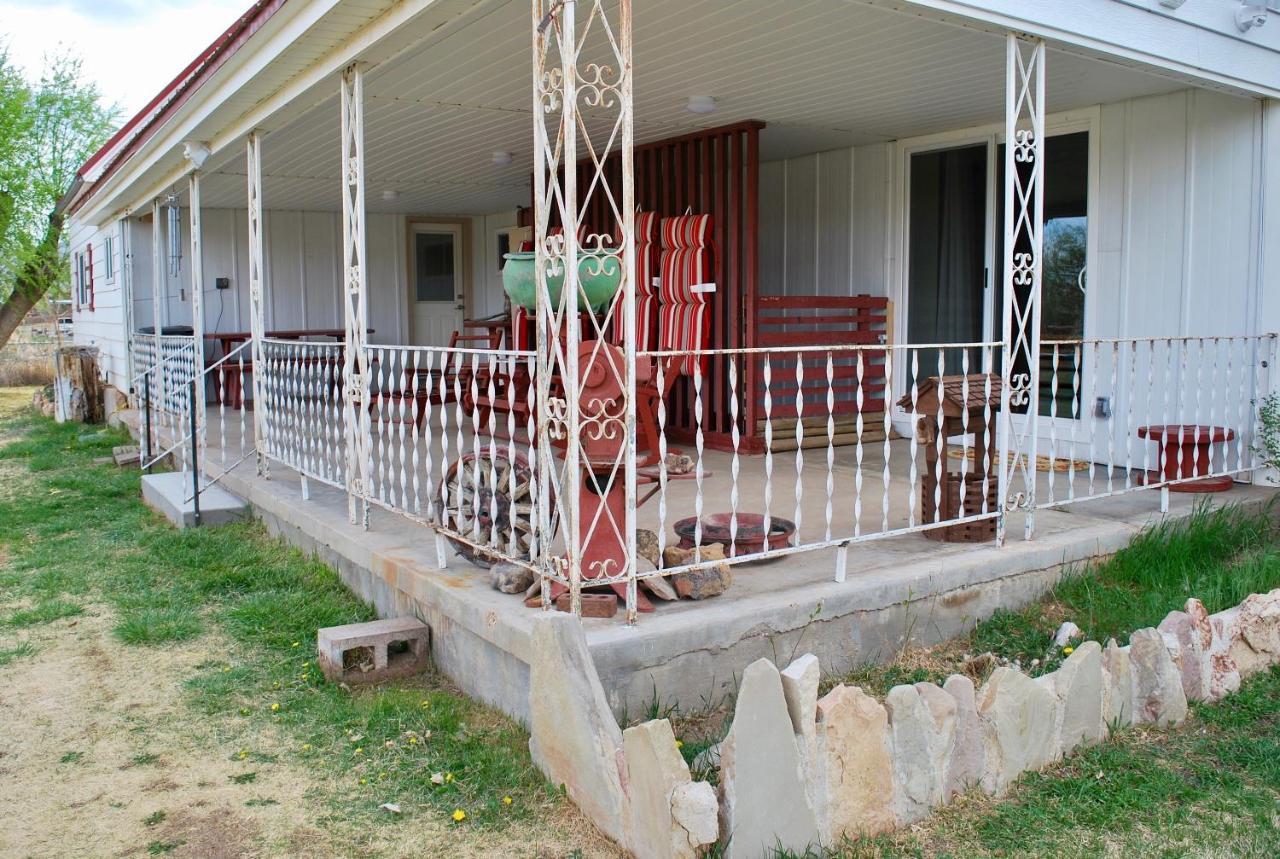 Dora'S Country Cottage Escalante Exteriör bild